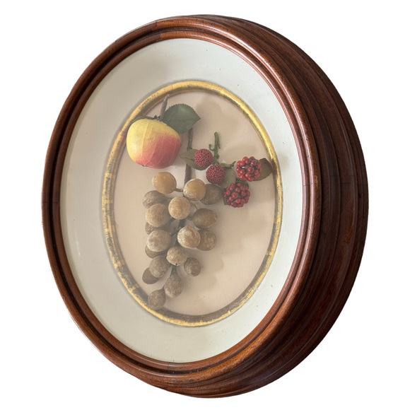 Antique Victorian Oval Mahogany Shadow Box Frame w/Faux Fruit Under Wavy Glass - Picture 3 of 12